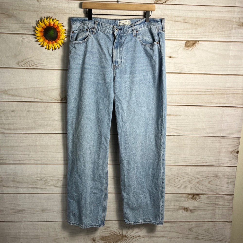 Abercrombie & Fitch The Loose High Rise Light Wash Denim Jeans Women 33 16